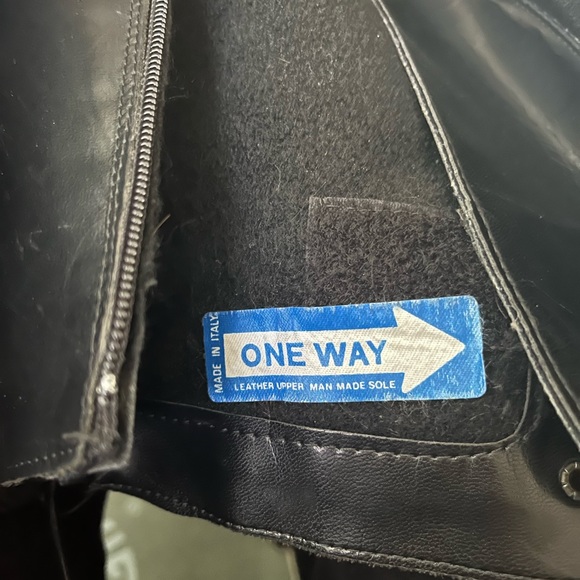 One Way Vintage NYC 80s black leather lace up chunky heel boots - Picture 6 of 6